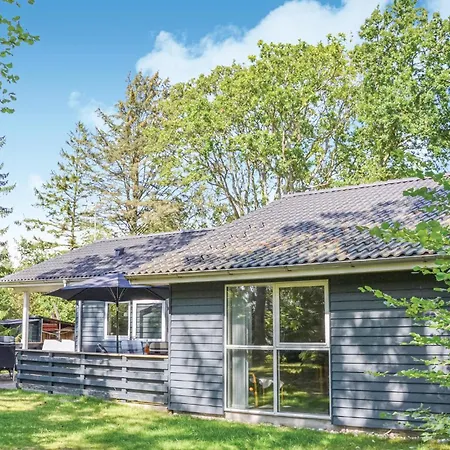 Three-bedroom In Grasted Græsted