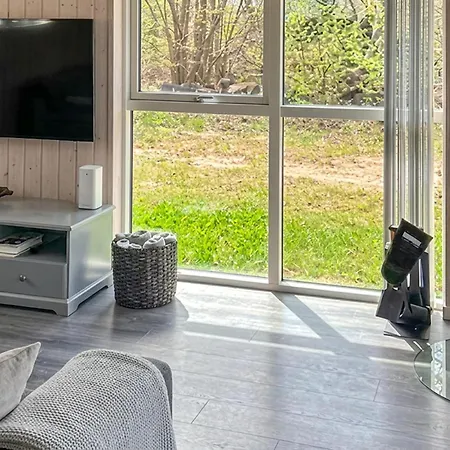 Three-bedroom In Grasted Græsted